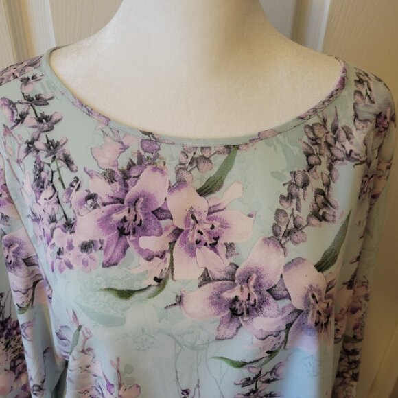 Belle by Kim Gravel Printed Stretch 3/4 Flutter Sleeve Top - M - EUC - Picture 6 of 10